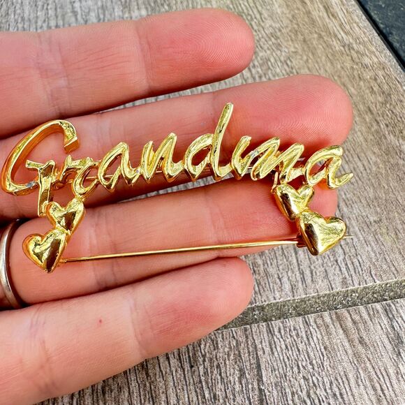 Vintage Jewelry Gold Tone Grandma Brooch Pin - Picture 1 of 5